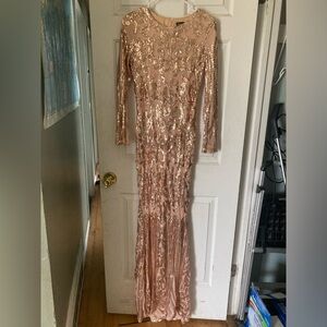 Formal dress with a sequins design size M